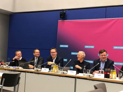 Wachstum, Aufklärung und Dialog 