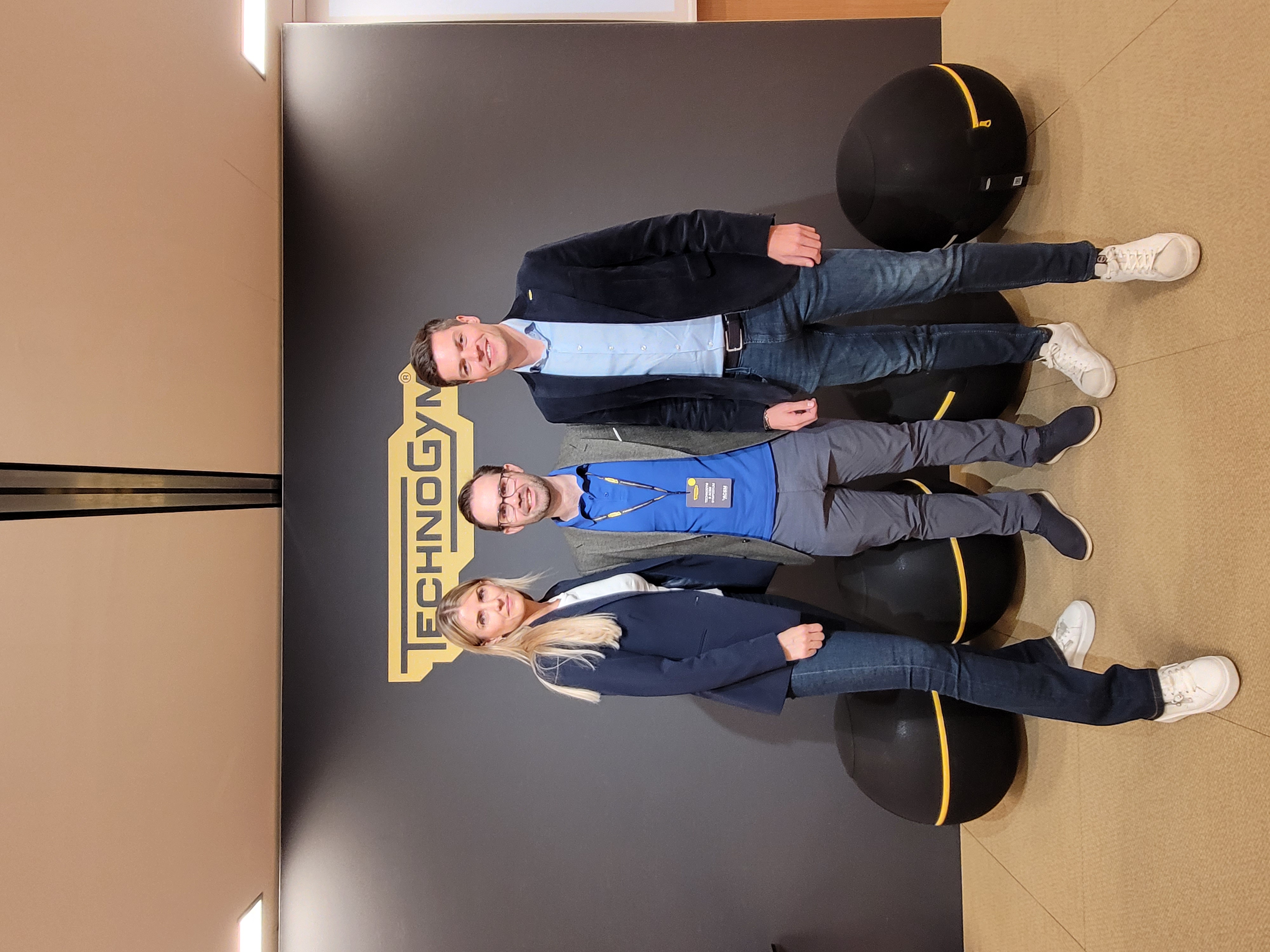 Lena Schürmann (Technogym Marketing Deutschland), Philipp Hambloch und Felix Osterbrink (Key Account Manager HC&P bei Technogym