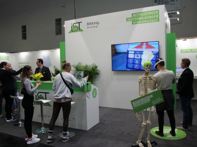 IST mitten im Geschehen