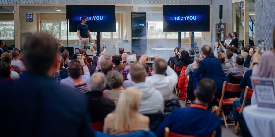 MILON YOU FEIERT WELTPREMIERE