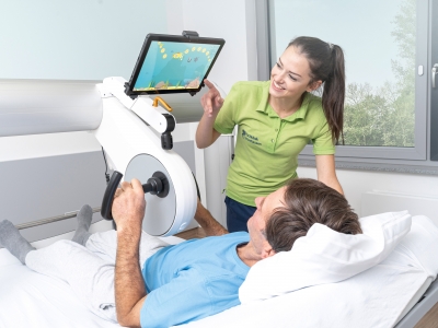 Bewegungstraining für bettlägerige Patienten